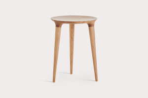 Design stool from massive wood. Luxusní nábytek. Vyrobeno českou rodinnou firmou SITUS.