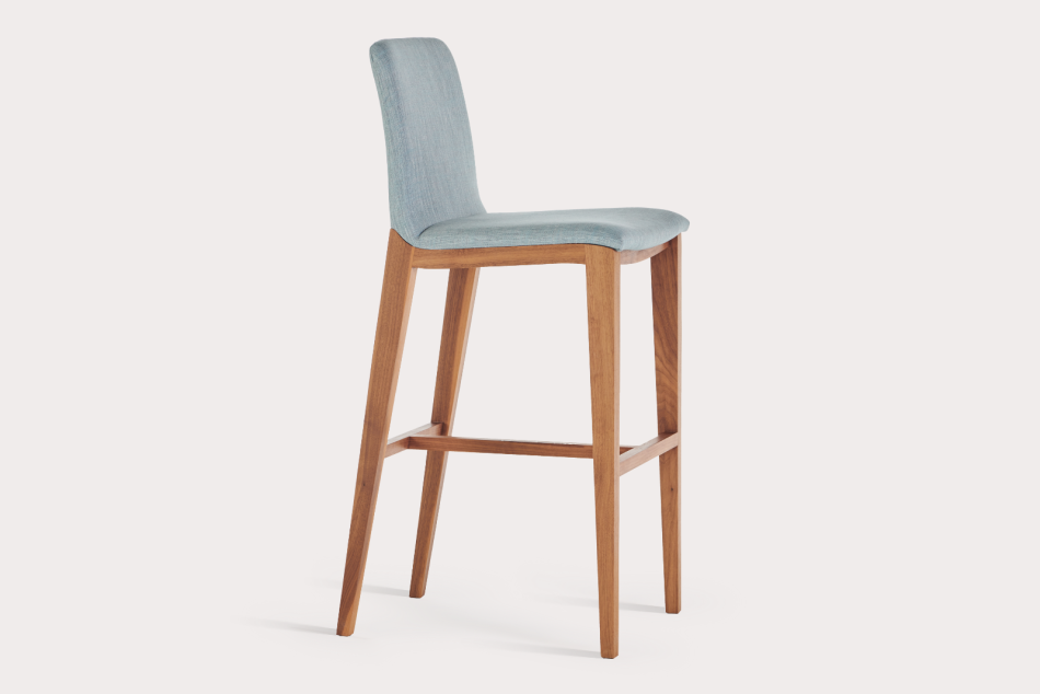 Kvalitní barová židle s masivní podnoží. Vyrobeno českou rodinnou firmou SITUS.