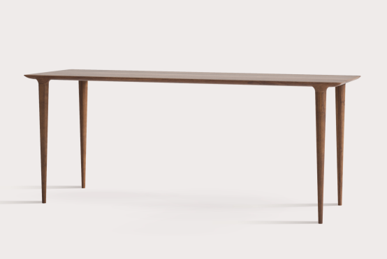 Designový barový stůl z masivu. Vyrobeno českou rodinnou firmou SITUS.