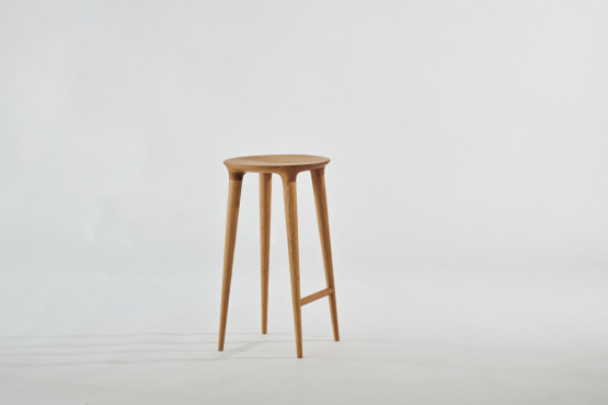 Designová barová židle. Luxusní nábytek. Vyrobeno v České republice rodinnou firmou SITUS.
