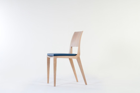 Jídelní židle z masivu. Luxusní jídelní židle. Vyrobeno v České republice rodinnou firmou SITUS.