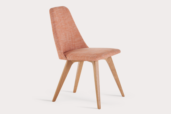 Designová čalouněná židle s masivní podnoží. Vyrobeno českou rodinnou firmou SITUS.